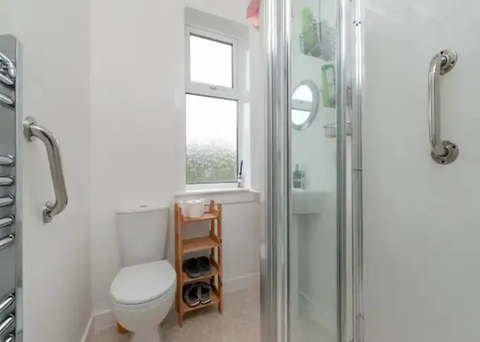 Spacious Murrayfield Flat - Pass The Keys בית נופש *