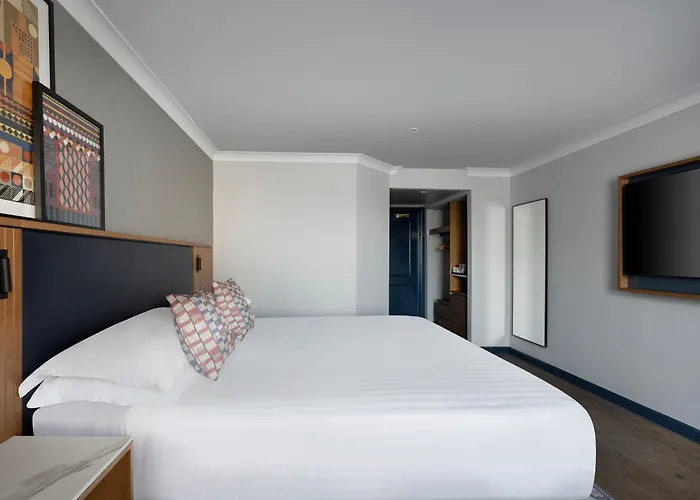 Marriott Holyrood 4*