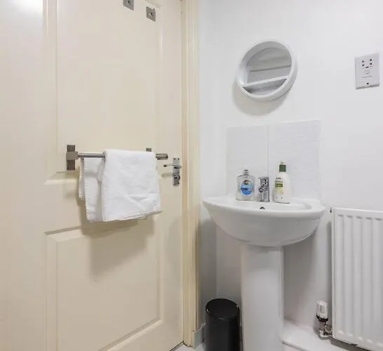 דירה Stunning 1 Bd Flat In Lochend Park With A Patio *