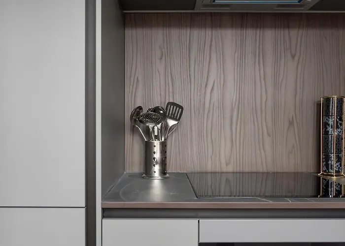 Modern George Street Sleeping 2 *