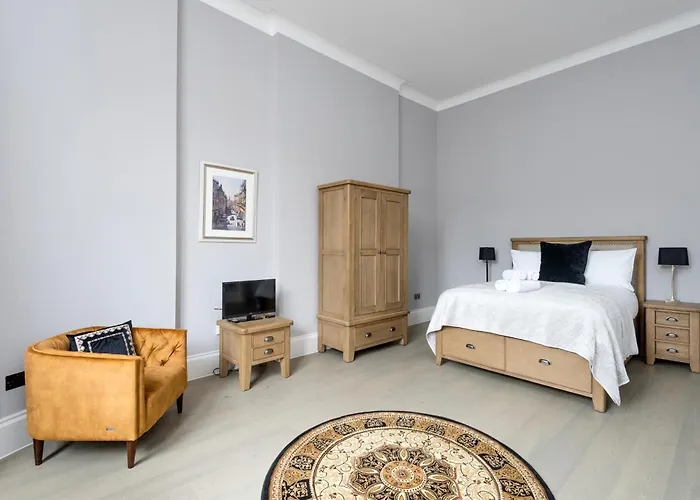 Modern George Street Sleeping 2 Apartment *