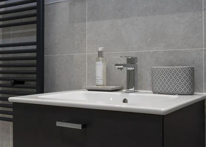 Modern George Street Sleeping 2 * Edinburgh