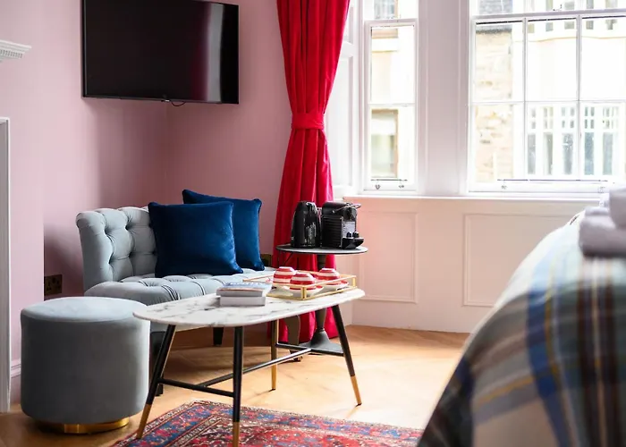 Queen Charlotte 3* Edinburgh