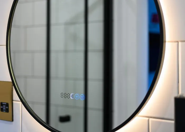 Queen Charlotte 3* Edinburgh