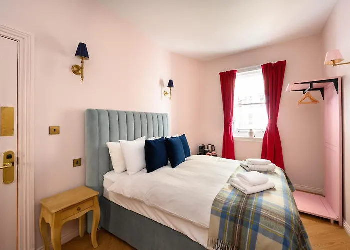Queen Charlotte Guest house Edinburgh