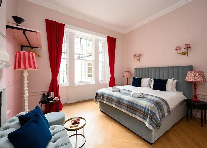 Queen Charlotte 3*
