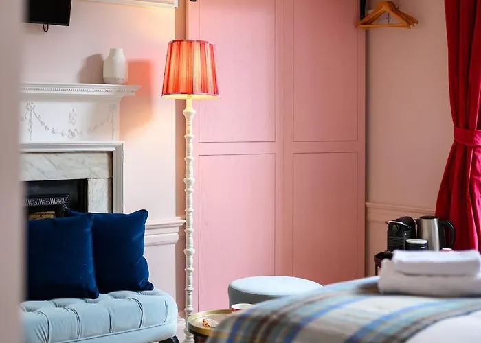 Queen Charlotte 3* Edinburgh