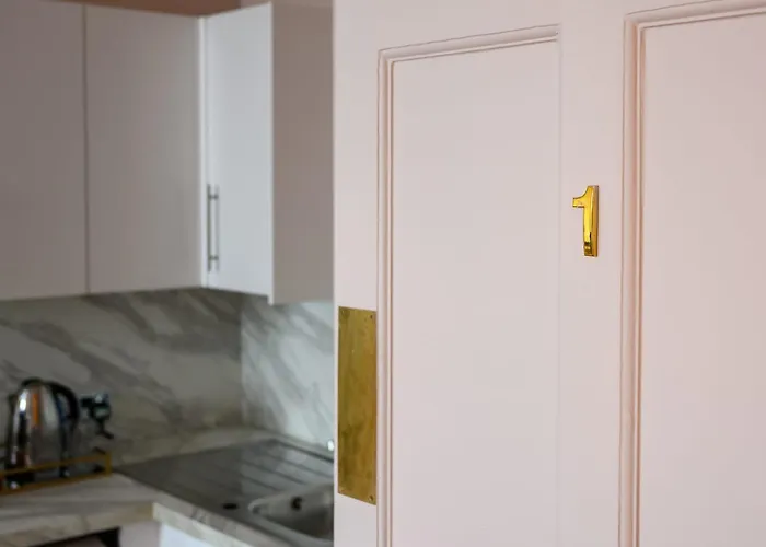 Queen Charlotte Guest house