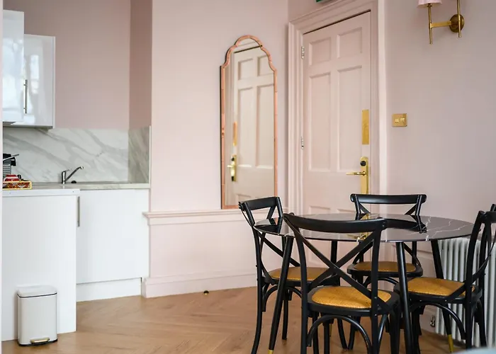 Guest house Queen Charlotte Edinburgh