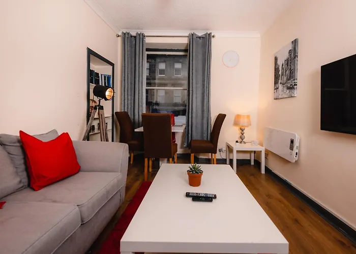 Cozy Old Town 4 Bedrm Appartement