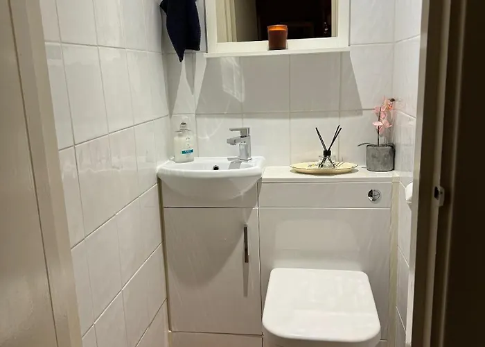 Two Bedroom With Free Side Street Parking 24 * Edinburgh