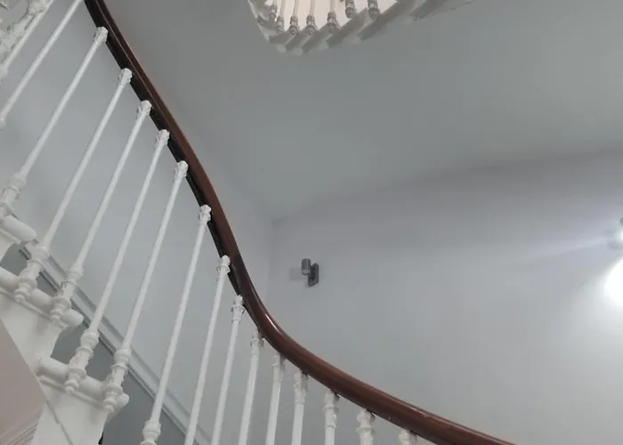 Mayfield Guest house 3*