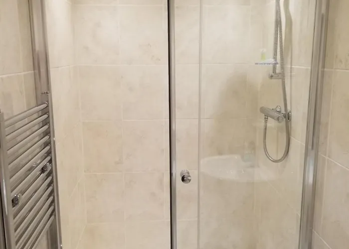 Guest house Mayfield