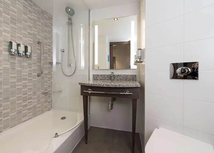 Hampton By Hilton West End Hotel