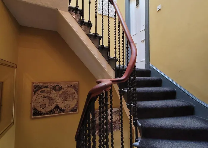 - Gilmore Guest house Edinburgh