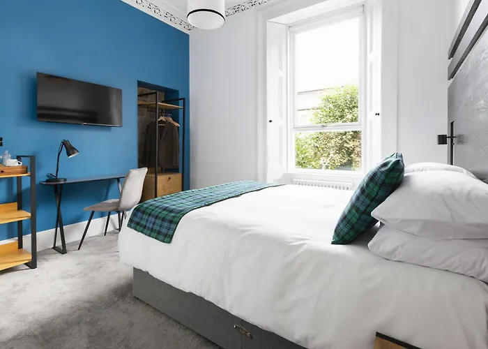 Castle Park 4* Edinburgh