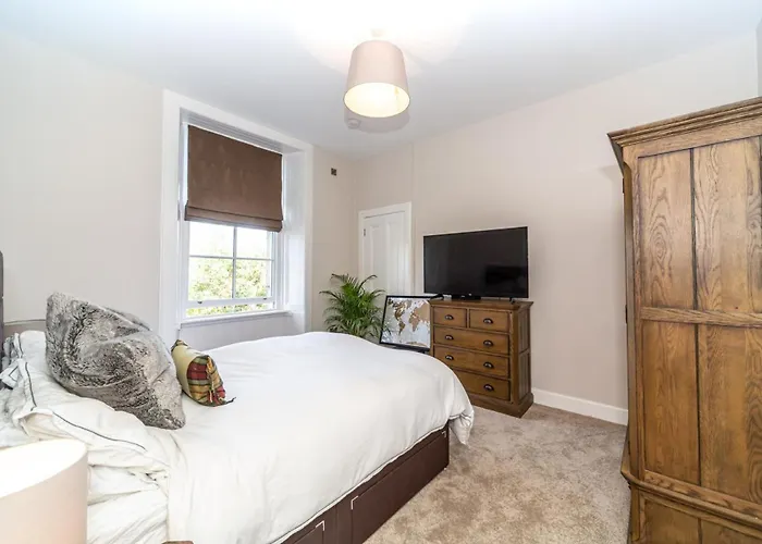 Montgomery Large 2 Bedroom Flat - 5 Mins Walk To Centre Apartmán Edinburgh