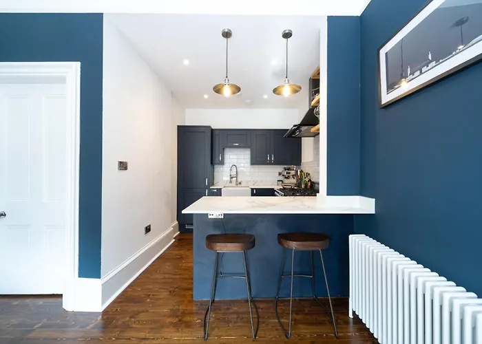 Montgomery Large 2 Bedroom Flat - 5 Mins Walk To Centre * Edinburgh