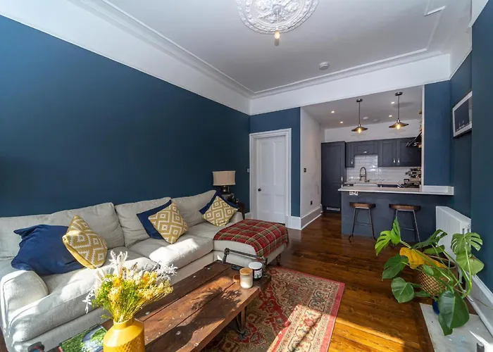 Montgomery Large 2 Bedroom Flat - 5 Mins Walk To Centre