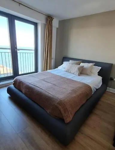 Calming Sea View * Edinburg