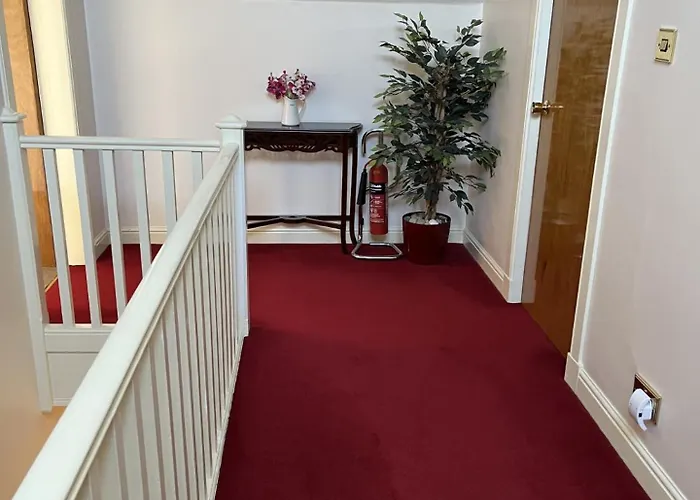 Hillhouse Blackhall * Edinburg