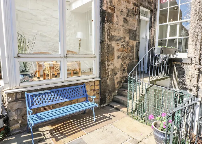 3 Lynedoch Place