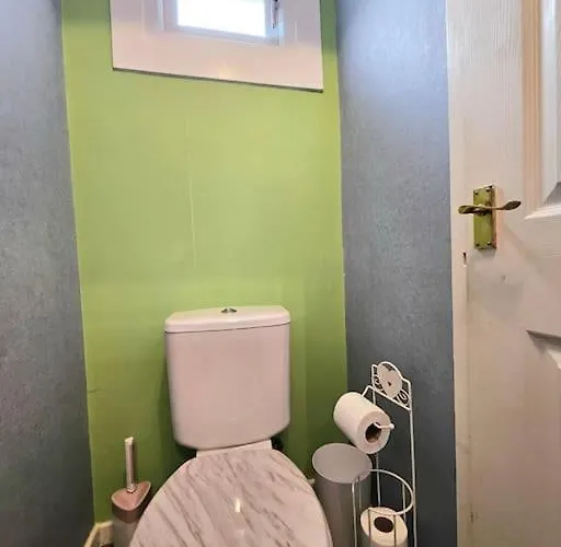 4 Bed House With 6 Beds Appartamento