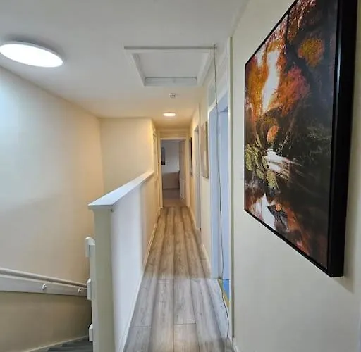 4 Bed House With 6 Beds Appartamento *
