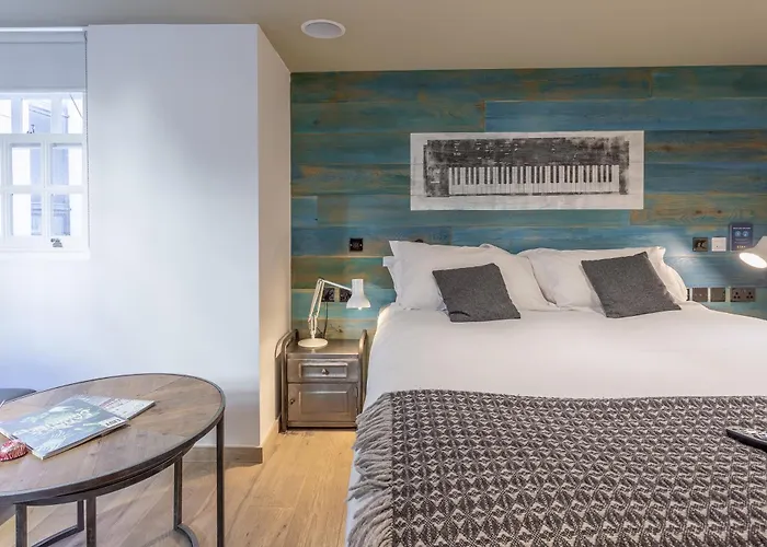 Stay Central Hotel 3*