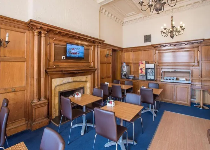 ホテル Travelodge Haymarket エディンバラ