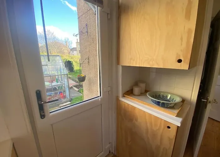 2 Bed With Garden Near Centre & Beach, Free Parking * Edinburgh