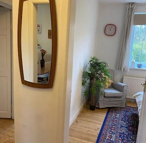2 Bed With Garden Near Centre & Beach, Free Parking Lejlighed