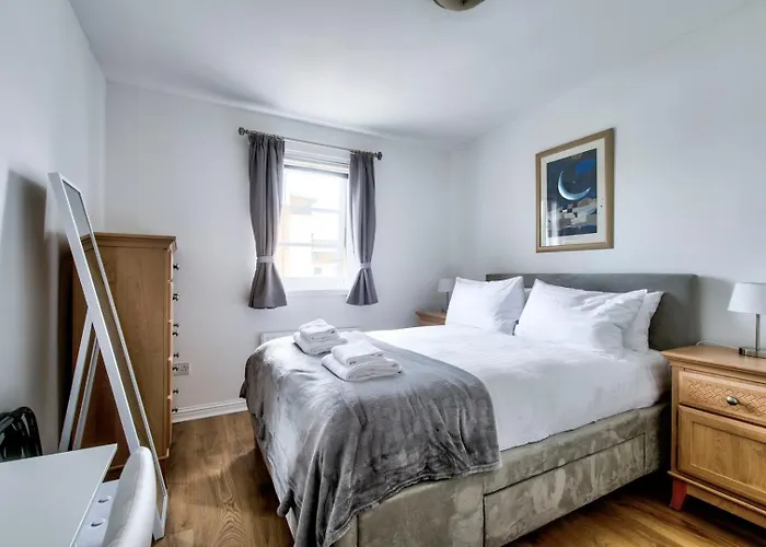 Guestready - Stylish W/ Parking Near *