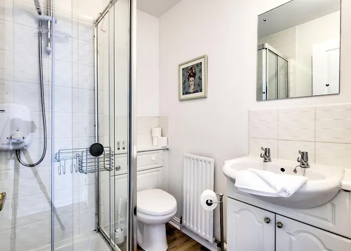 Guestready - Stylish W/ Parking Near * Edinburgh