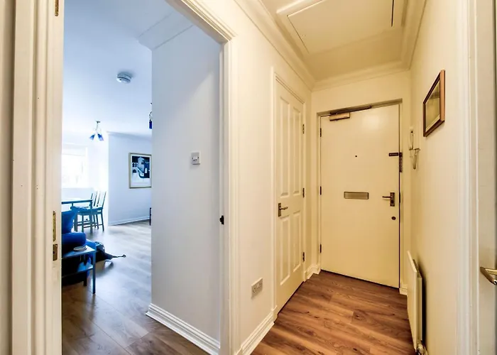 Guestready - Stylish W/ Parking Near *
