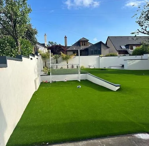 Beautiful Family With Golf Edinburgh