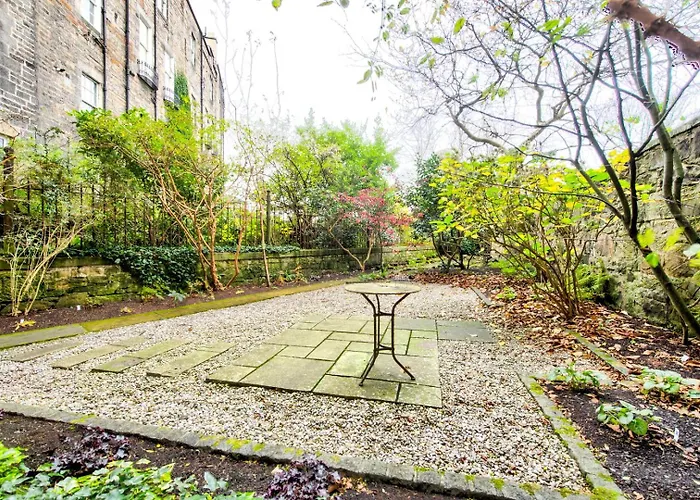 Guestready - Beautiful New Town Studio, With Patio * Edinburgh
