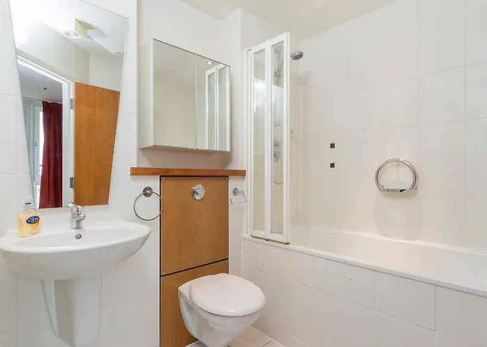 Portland Gardens - 403 *