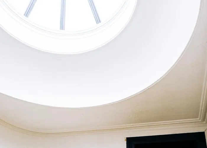 Grade A Listed 2 Bedroom In Apartment