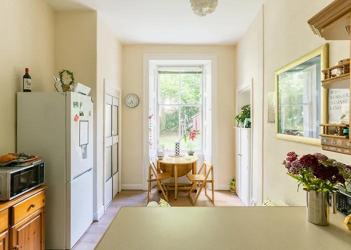 Апартаменты Palm Tree Apartment- Period With Cat Эдинбург
