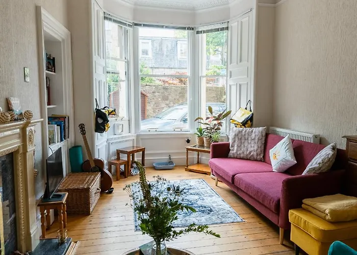 Palm Tree Apartment- Period With Cat * Эдинбург