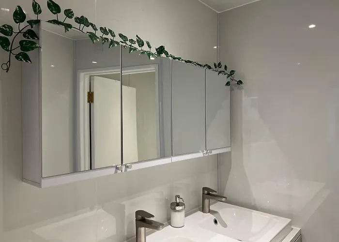 Spacious Boutique Two-bedroom Next To The Castle Apartmán Edinburgh