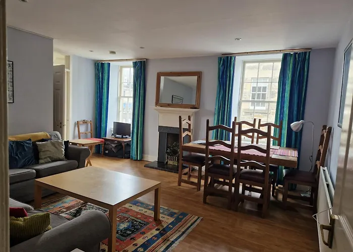 公寓 Rose Street 4 Bedroom *