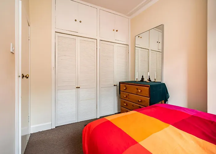 Old Town Flat In Apartment *