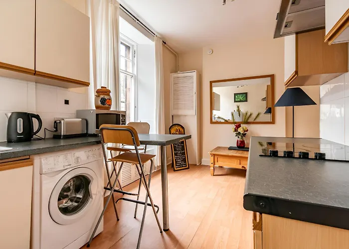 Old Town Flat In Edinburgh