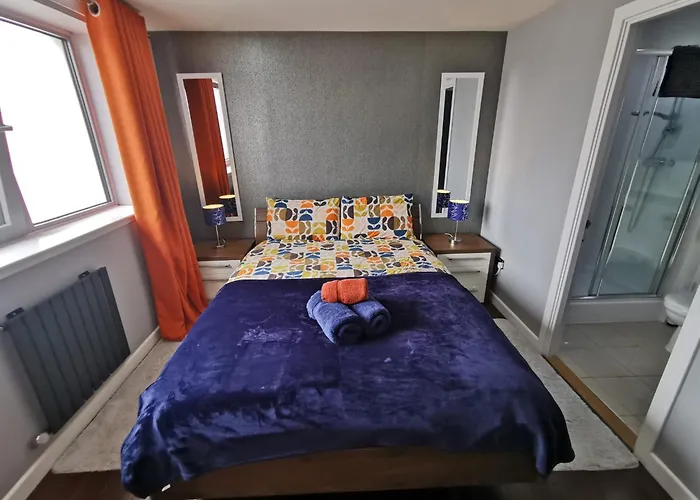 דירה Very Large Three Bed אדינבורו