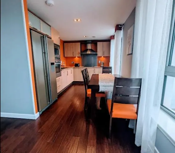 דירה Very Large Three Bed *