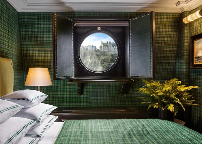 100 Princes Street 5*