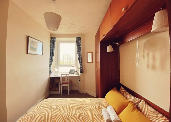 Meadowbank 1-bedroom Flat * Edinburgh