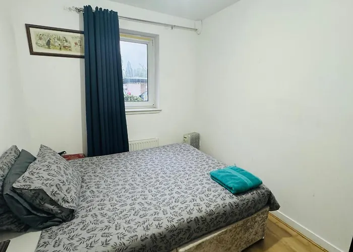 Fabulous 1bed 1bath Ground Floor Shared ,only Double Appartement